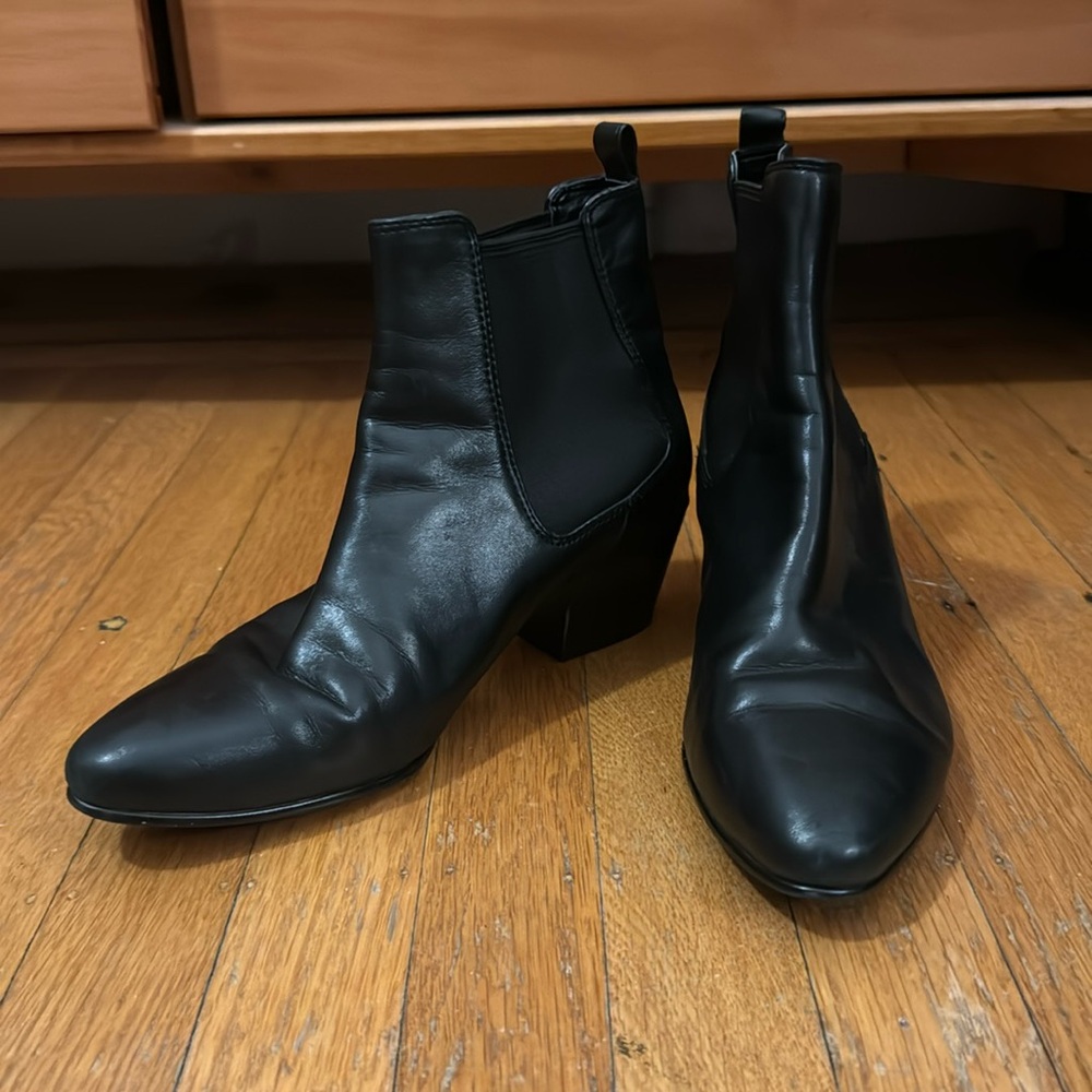 Size 7.5 Sam Edelman booties